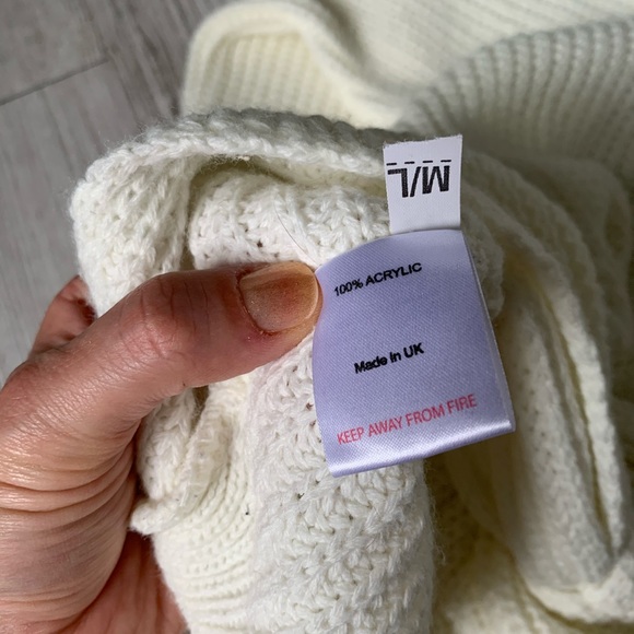 Pretty Little Thing Backless Sweater | PLT - Picture 5 of 8